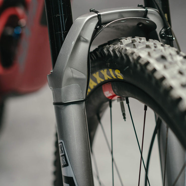 포크 보호 필름